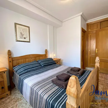 La Cinuelica R11 Ground Floor Com Pool L111